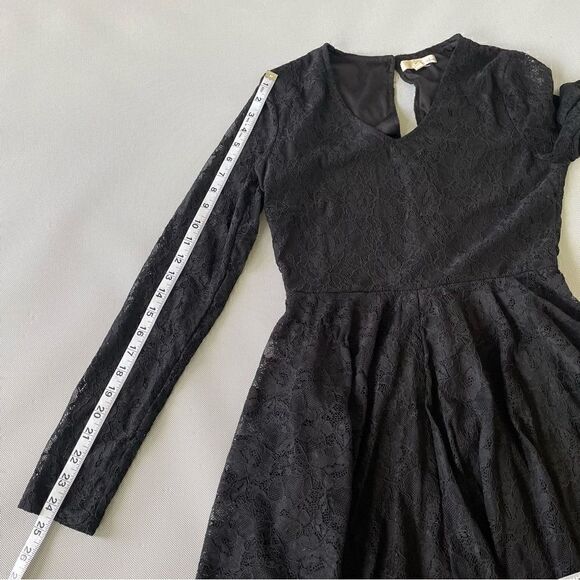 Rewind Floral Lace Black Long Sleeve Dress Women’s Size Medium - Picture 10 of 10
